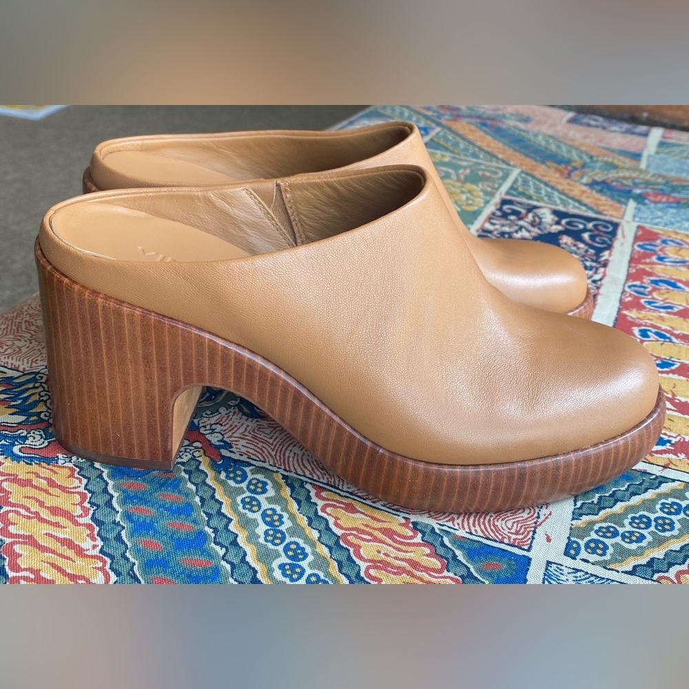 Vince Navina Platform Block Heel Clogs Size 7.5